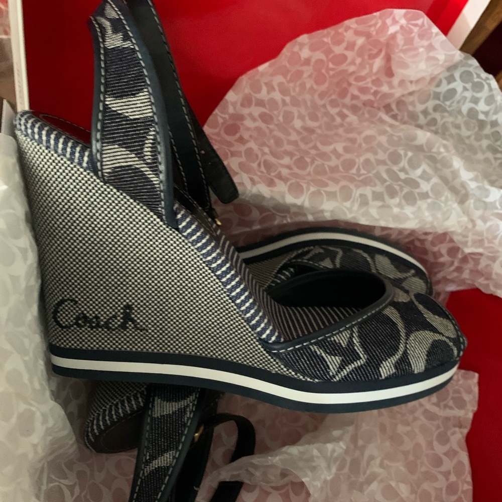 New Coach wedges size 7.5